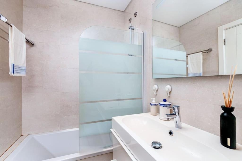 ליסבון Cozy Bright Space With Landscape And Air Conditioner מראה חיצוני תמונה